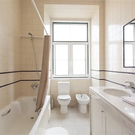 Excellent 4 Bedroom Apartment In Lisbon Lisboa