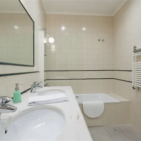 Lejlighed Excellent 4 Bedroom Apartment In Lisbon Lisboa